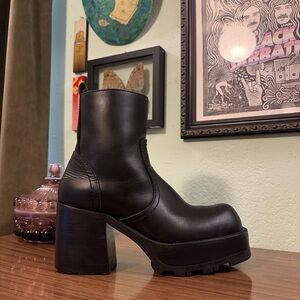 ⚡️Vintage Steve Madden Chunky Platform SPIN Boots⚡️